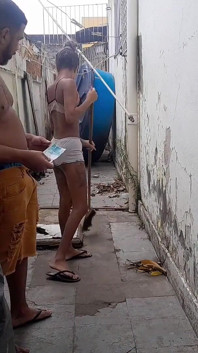Nevlastní dcera služky má sex za dýška