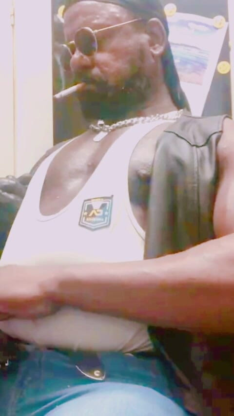 Black smoking muscle stepdad: Muskuły skórzane dżinsowe buty Palenie Solo Titpig