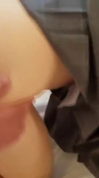 Ragazze del college giapponesi estremamente timide vengono scopate e sborrata dentro