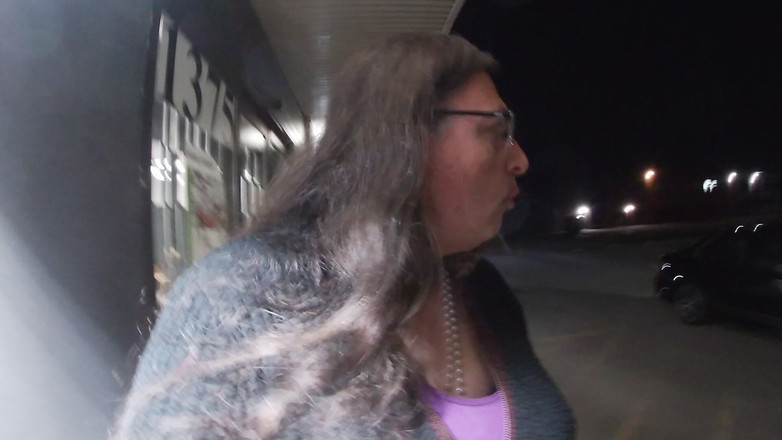 JonasBen: Billige straßen-cd-sissy-hure wird für ein schmutziges outdoor-video feminisiert