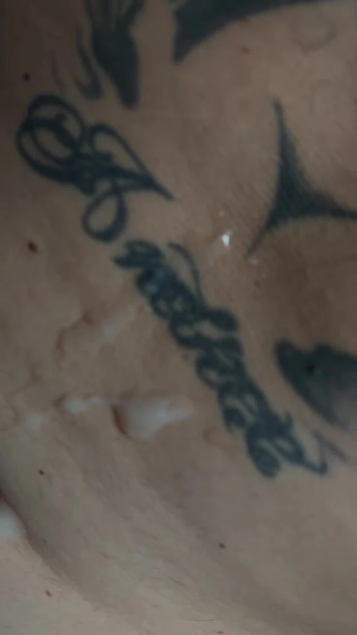 Tattoodick87: Moje macecha mě přistihla, jak si ho honím