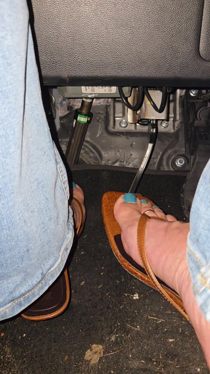 Bella Roma: Fetish kaki mengepam pedal