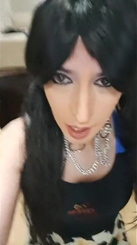 Mariquita crossdresser en bonito vestido