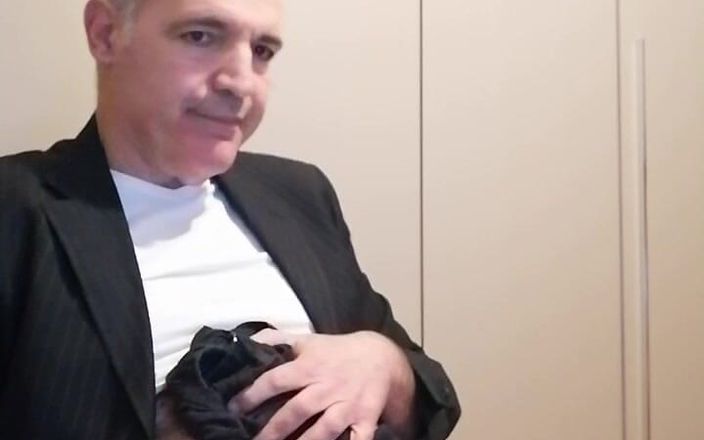 Setesesso7: Ben Thomas'ın kölesiyim