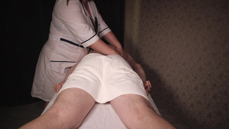 femdom_couple: Массаж спины плавно переходит к массажу простаты