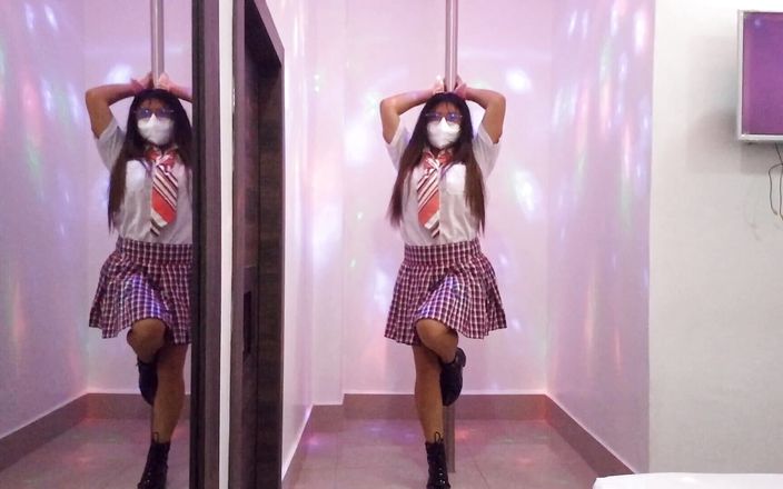 Martin13: 这是我同学的婊子发给老师通过数学的视频