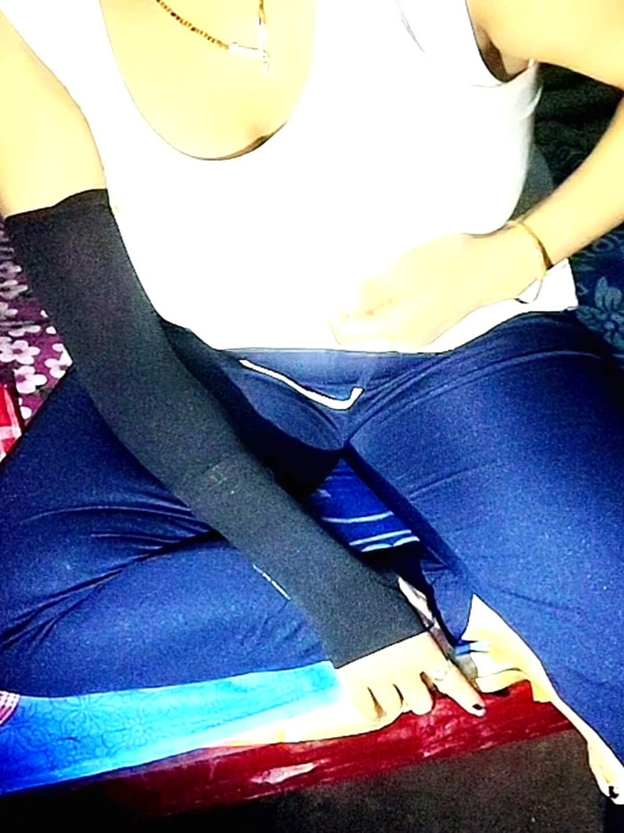 Neha_Noonu: มือสมัครเล่น Desi แปลกใหม่บีบและเล่นนิ้วเปียกโชว์ไม่ตัดเต็ม