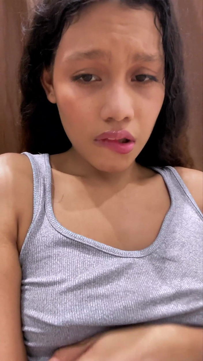 kafesexxx: Masturbasi pagi-pagi dengan mainan seksku. Ayo muncrat bareng-bareng!