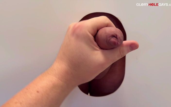 GLORYHOLEGAYS: Ha solo 20 anni e spara grande al gloryhole