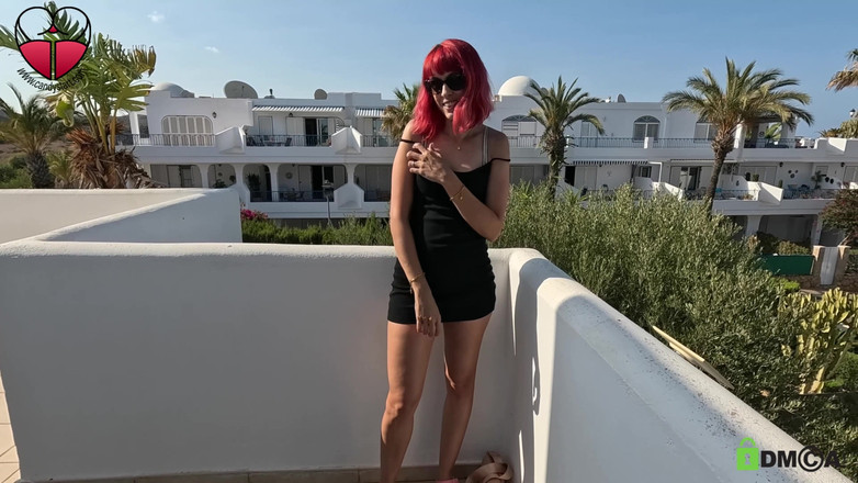 Candystart Videos: Masturbation sur le toit d’un hôtel