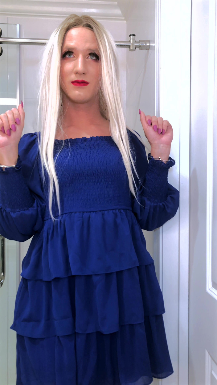 Sissy Bailey Wilde: Crossdressing v Různých oblečeních