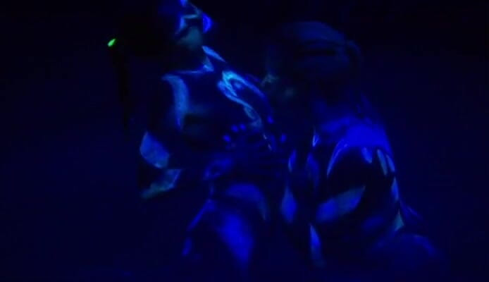 Tight little babes: Seltsamer alien-lesbensex