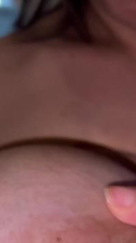 Macochy Tittys zostają wciągnięte i osuszone