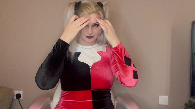 EeveeXo: Geğirmemeye çalış Harley Quinn Cosplay