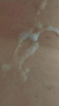 Un gran culo e grandi tette in bagno si lava con la mia ragazza, le piace molto