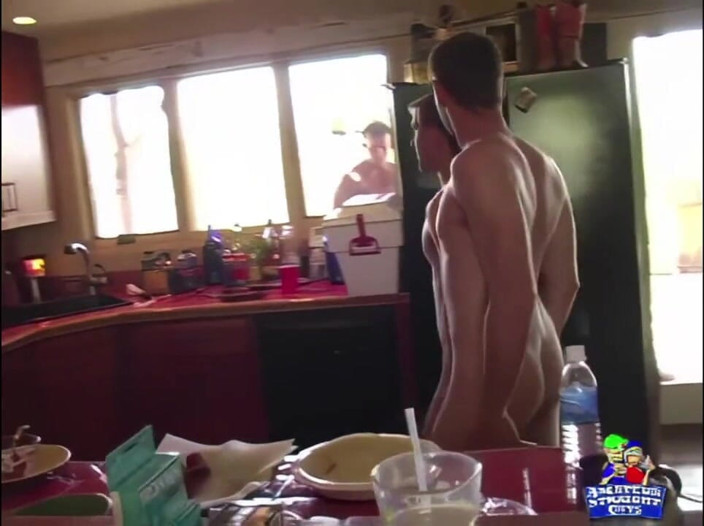 Jay's Amateur Straight Guys: ジェレミーの森のケツプレイ、まっすぐな男は彼の最初のフェラチオを与えます、そしてさらに2つのホットなビデオ!!