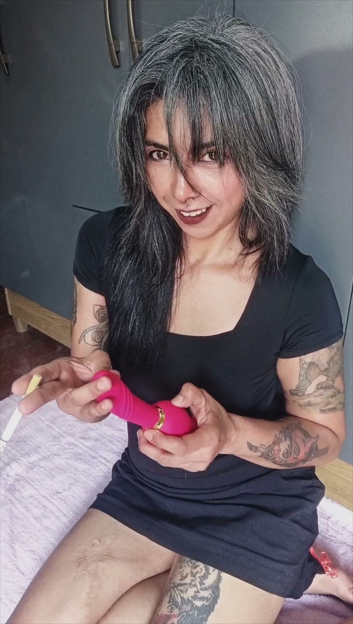 Casia Castro: Smoke &amp; Sink - Watching Me Fuck Myself While I Light up