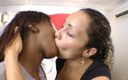 MF Video Brazil: 热辣的女同性恋亲吻