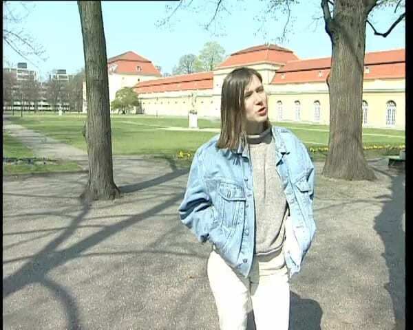 YOUR FIRST PORN: Madelaine lasst sich uberreden - softclip madelaine kendini ikna ediyor