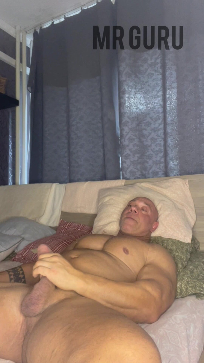 Mr. Guru: 보디 빌더 미스터 전문가에서 긴 지팡이. 딸딸이