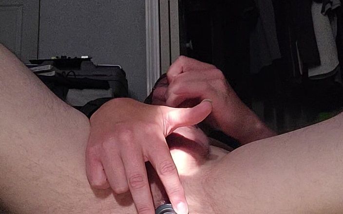 Hothp: Masturbando-se nua brincando com um vibrador em Minha Bunda.