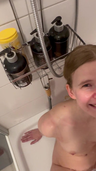 Omg! Absolut tabu brechen! Zum ersten mal pinkeln versuchen!