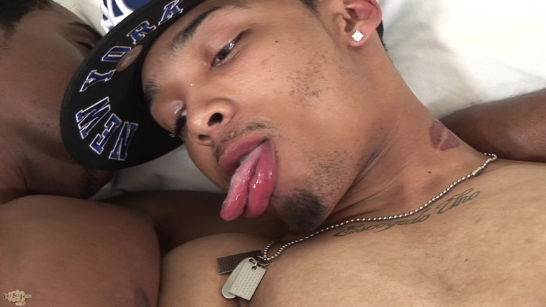 ThugBoy: Malo + tentara - cicipin spermaku