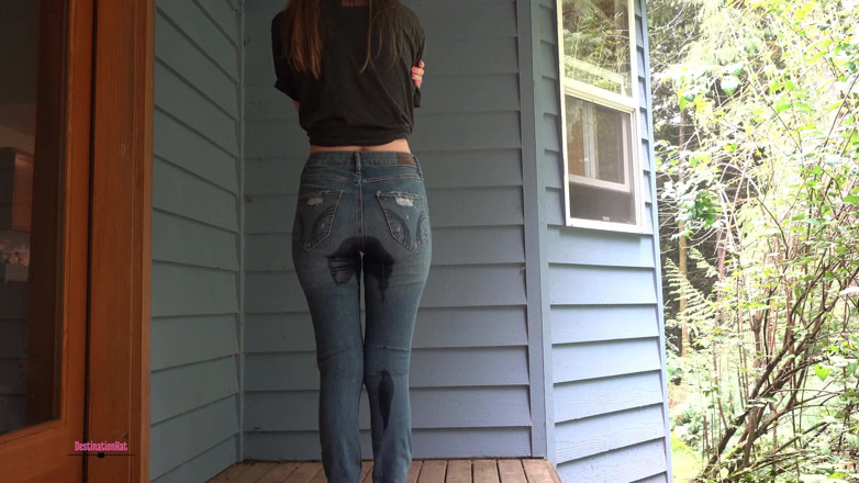 Destination Kat: Pissar i jeans
