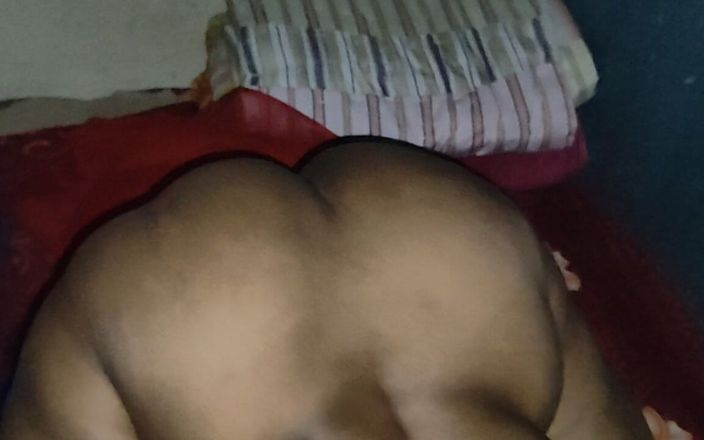 Hot_girl02: भाभी कुत्ते शैली में बड़े स्तन और बड़ी गांड चुदाई दिखा रही है
