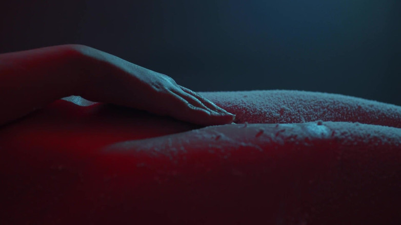 Adalina Smith: Neve che cade sulle mie tette e figa - primo piano...