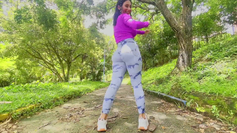 Jenifer Play: 23-jähriges kolumbianisches Model hat harten mit Personal Trainer - Jenifer Play