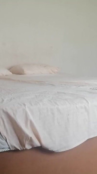 Partea 3 Desi Woman Vacation pe Insula Motel trucuri seduce room service angajatul hotelului și el a fost dur tânăr futai
