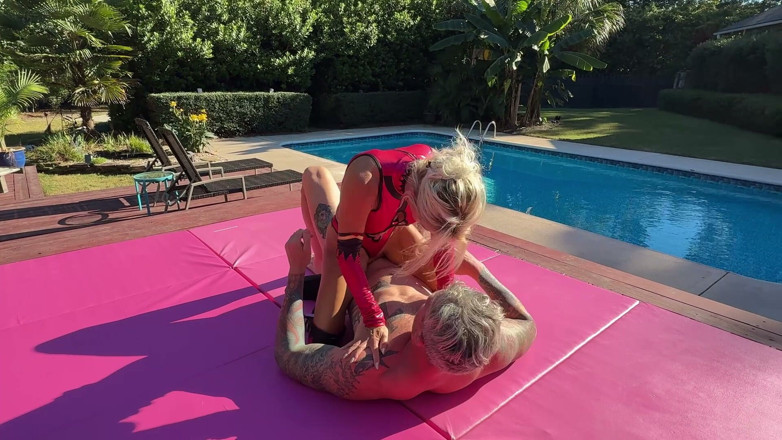 Tatiana Steele: Outdoor-sexwrestle tatiana steele gegen Jay spear