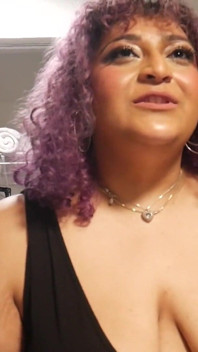 Anita Valentina menghisap zakar awak
