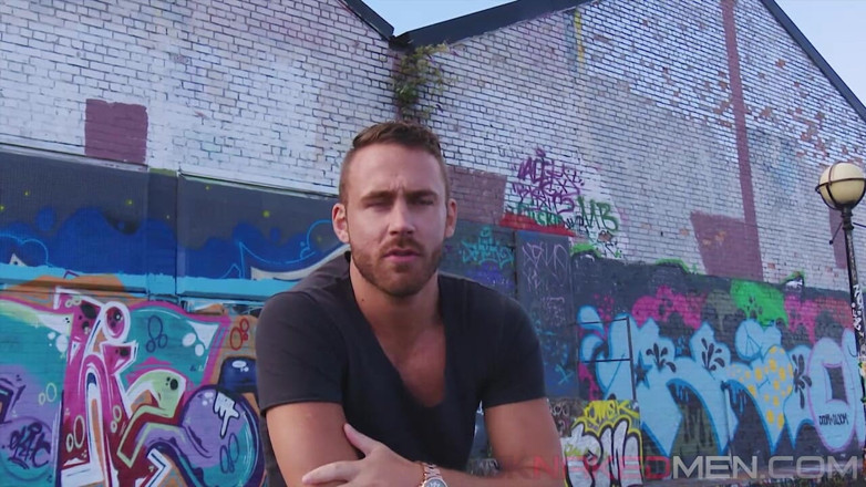 UK Naked Men: Logan Moore