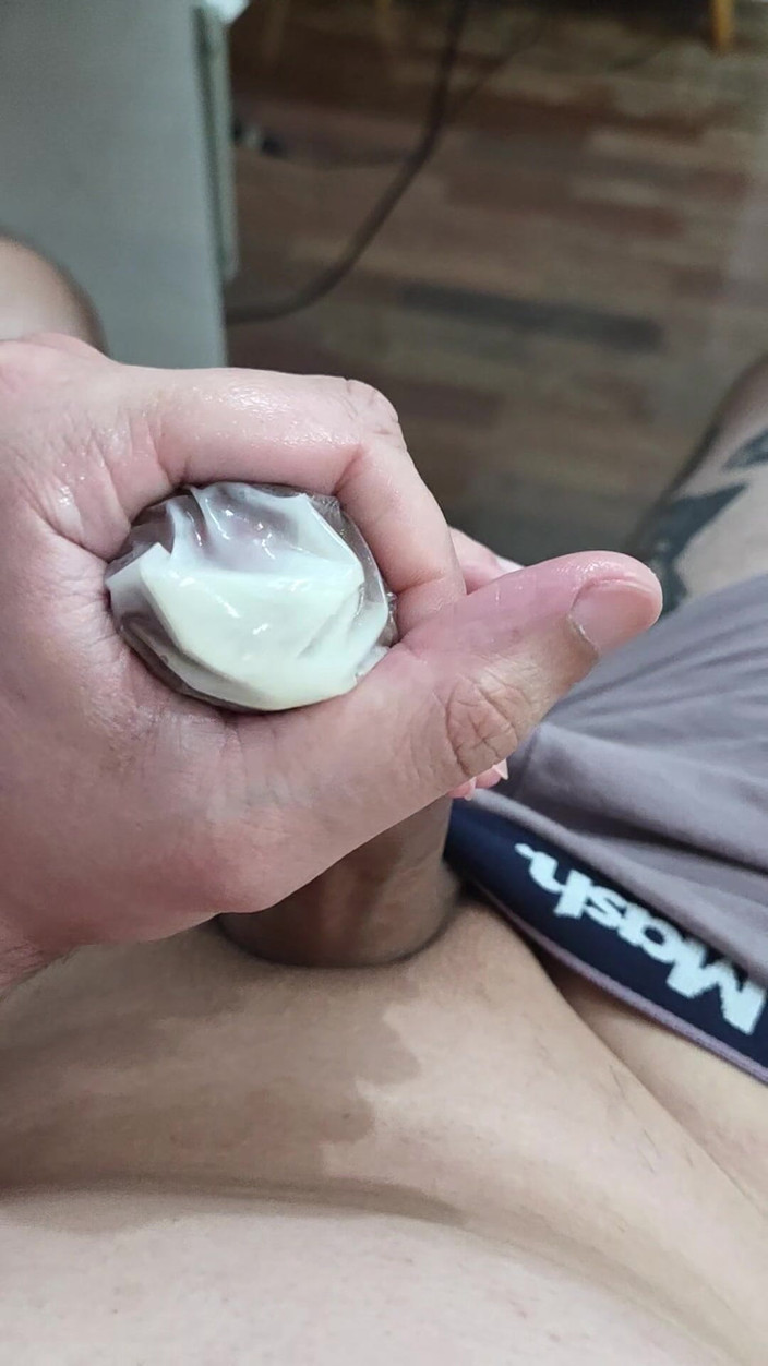 Lkdick8: Kondom itu koyak tetapi saya tetap menggunakannya