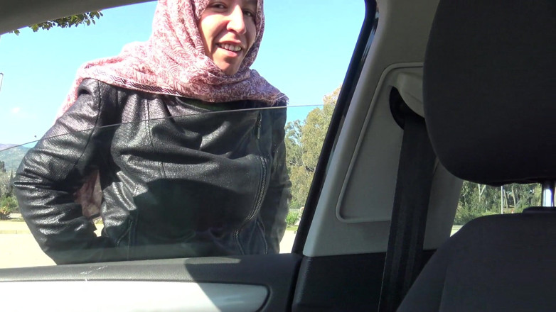 Souzan Halabi: Vreemdgaande Turkse moslimvrouw is niet bang om in de auto...