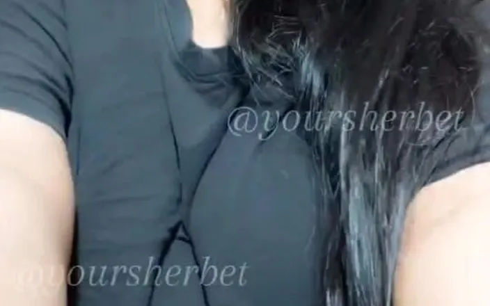 Rokoo: Thai SSBBW Squirting While Rubbing Her Fat Wet Pussy