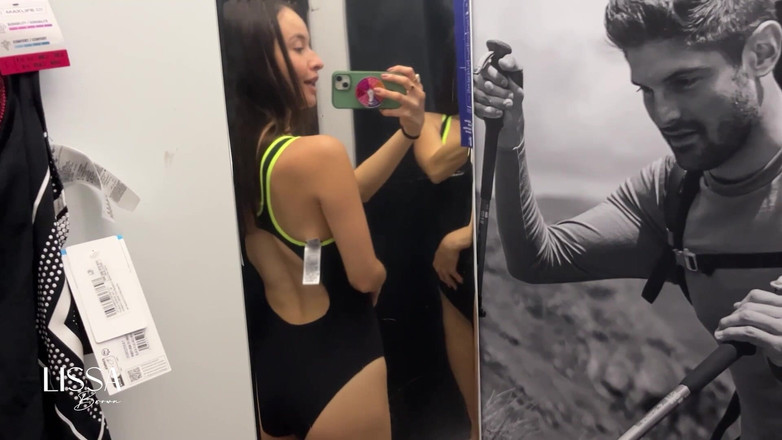 Lissa Brown: 원피스 수영복 피팅룸