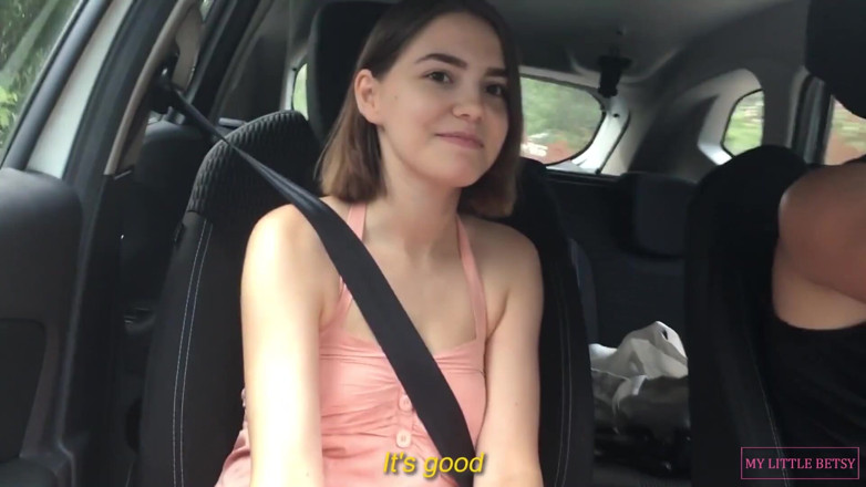 My Little Betsy: Cadela Hitchiker trai seu boyfrined para um passeio grátis