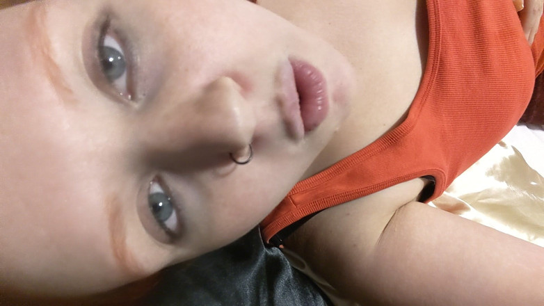 Sin Spice by Sophia Sinclair and Jasper Spice: Aangepaste close-up van lippen en tong