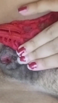Evelin este o curvă obraznică. Pizda ei adoră o fântână.