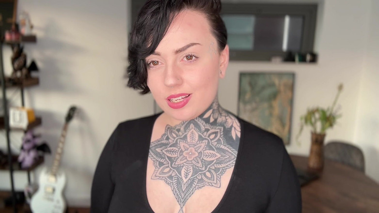 Miss Valentina: Pengakuan mesra-mesraanku di rumah