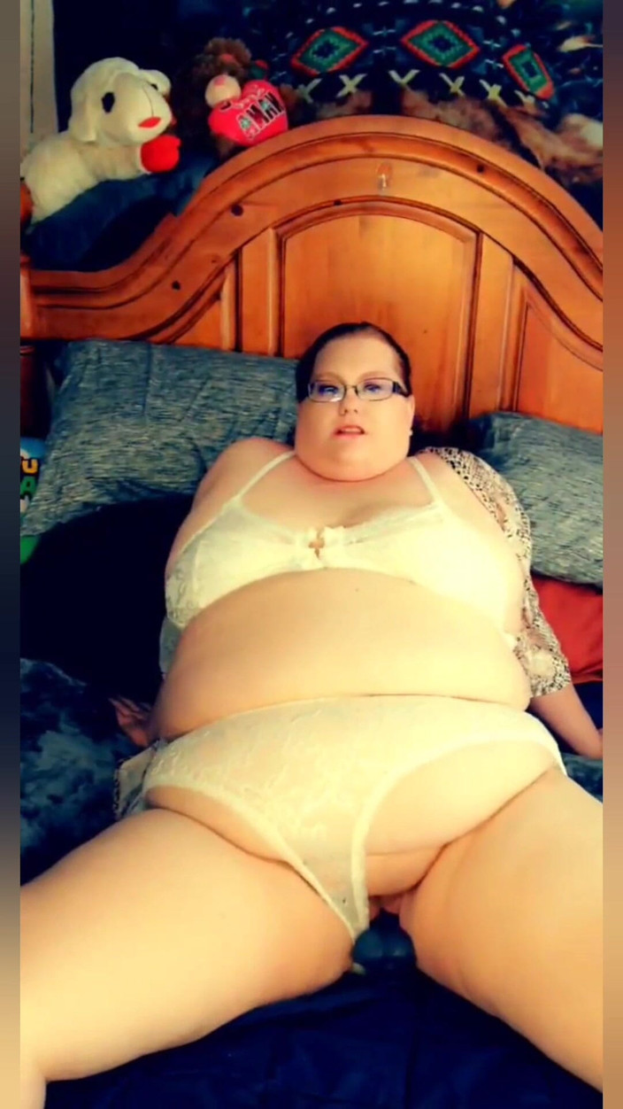 Misssunshinevip: Miss.sunshine in Pretty in White