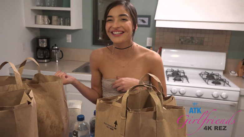 ATK Fans (Girlfriends): Emily ha fumata e la fai schizzare