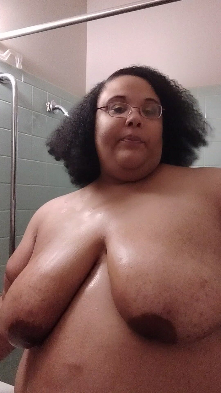 Jessica pigslut: 我喜欢为你爸爸弄湿！