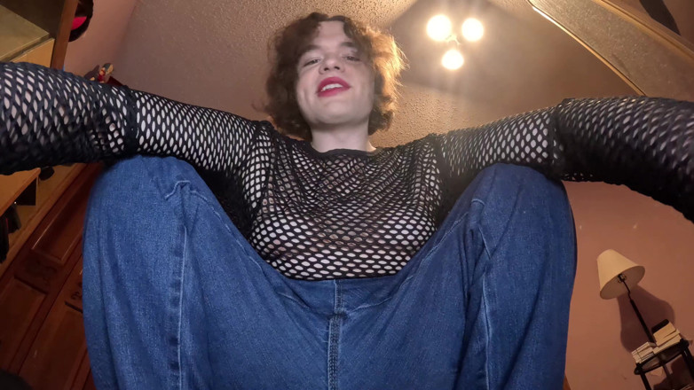 Miss Dimples: Giant Femboy Goddess Tenderizes and Consumes You
