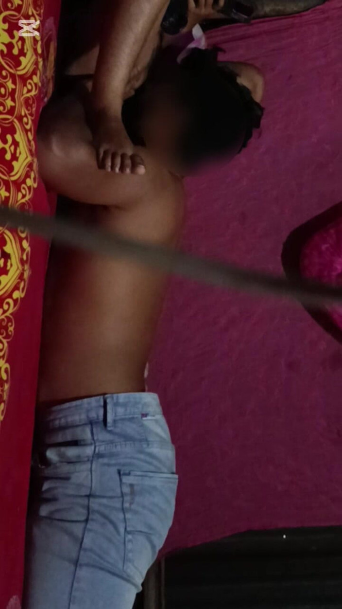 Viral: 마누라의 보지를 빨아. 보지를 빨고 발정난 와이프