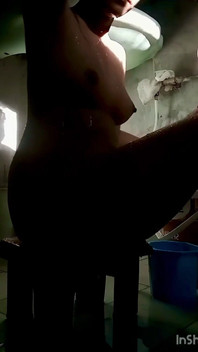 Desi Girl Bath in Bathroom Nude for Her Boyfriend Showing Her Boobs and Pussy
