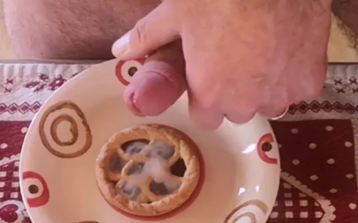 Cicci77: Cicci77 Masturbates Pedro to Prepare the Sperm for Breakfast and...